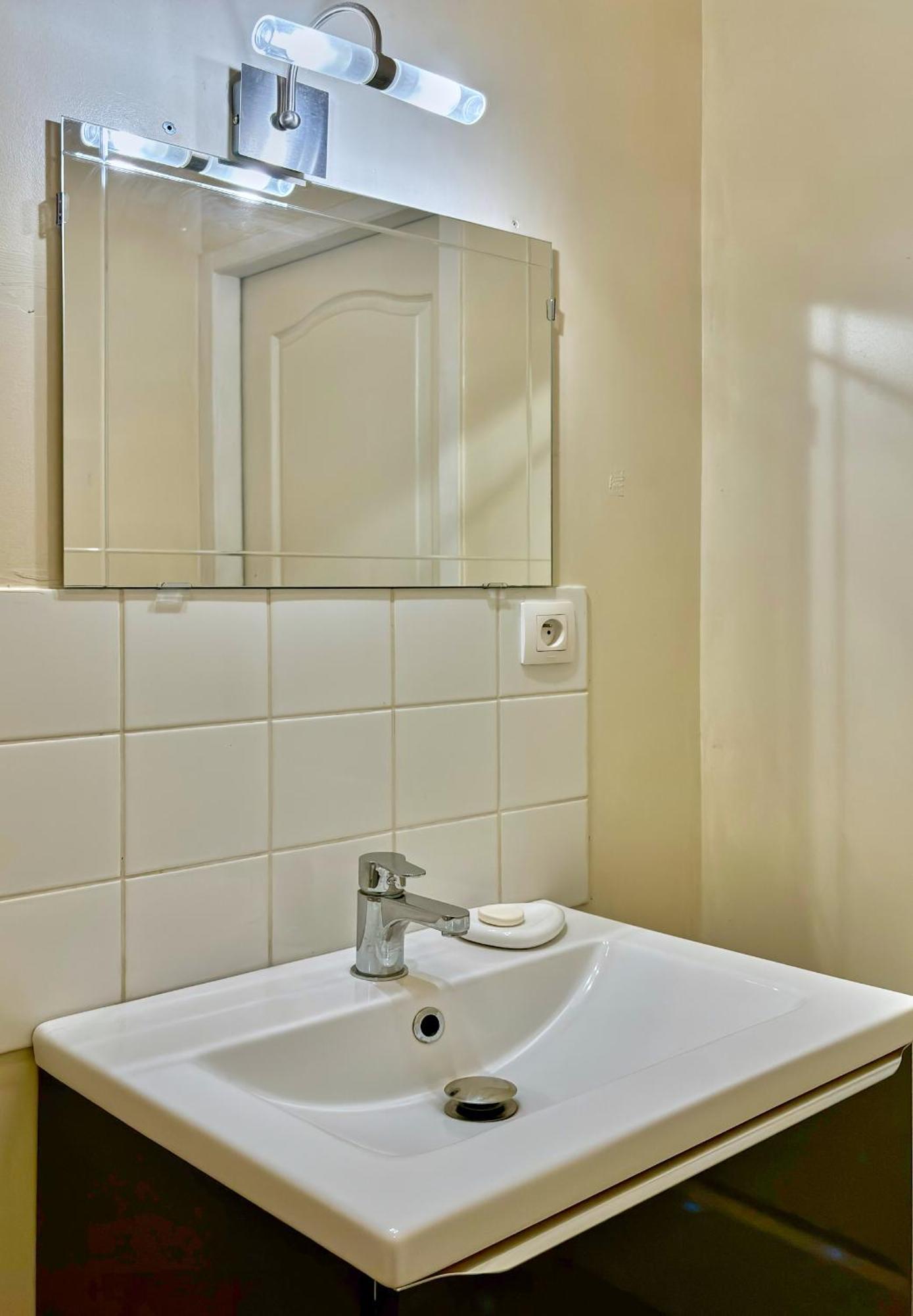 Agreable Studio En Hyper Centre Невер Екстер'єр фото